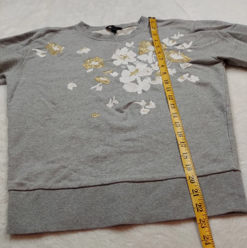 J. Crew Gray Floral Embroidered Long Sleeve Sweatshirt Size S - Picture 4 of 10